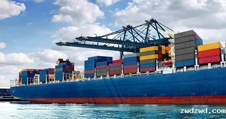 新加坡国际海运公司：连接东西贸易的纽带