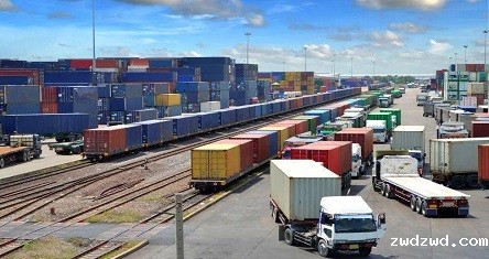 青岛国际海运在发展现状、优势以及未来面临的挑战方面具有独特的优势